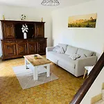 Maison Proche De La Cite Avec Jardin