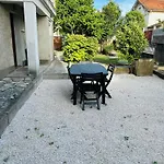 Maison Proche De La Cite Avec Jardin